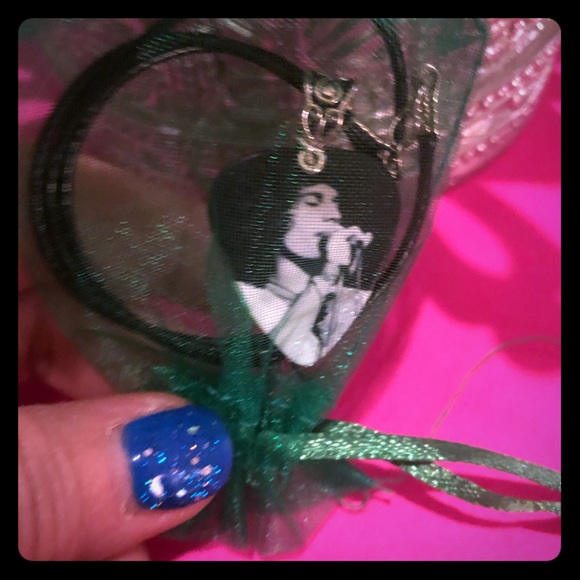 SOLD. FREDDIE MERCURY NECKLACE 2 QUEEN STICKERS - Picture 2 of 16